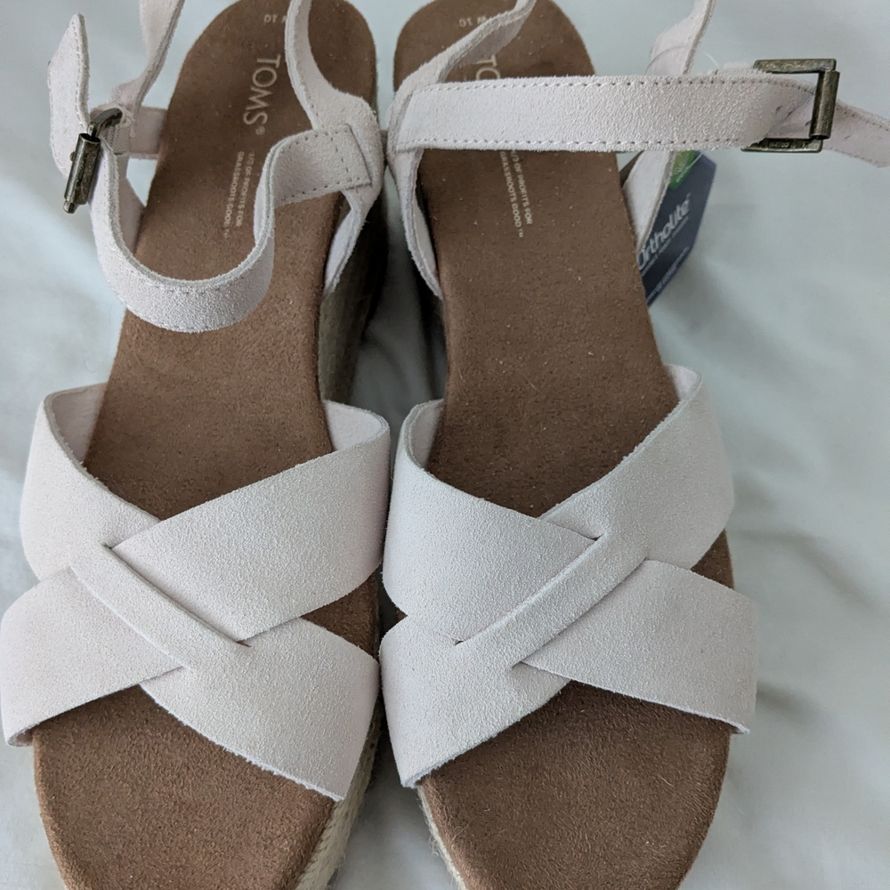 TOMS NWT Women's Cream Sandals